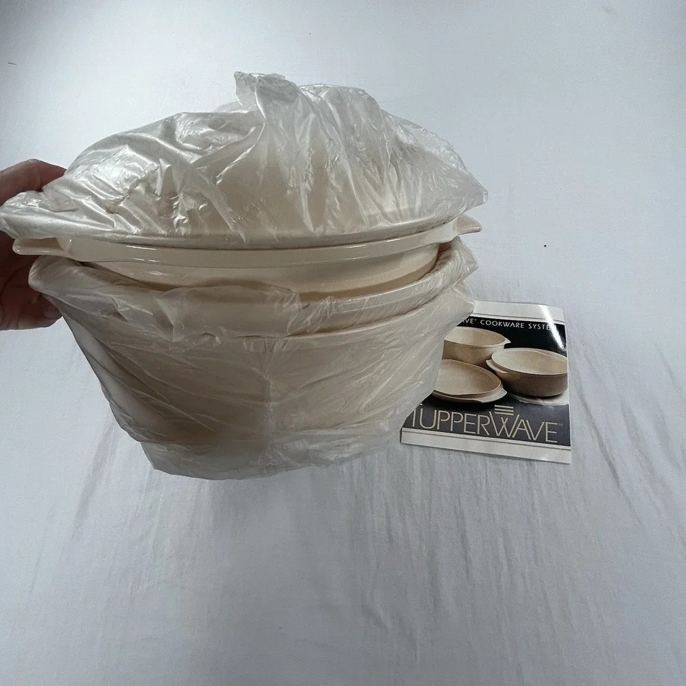TUPPERWARE Cookware System Microwave 3 QT ,1 3/4 QT Stacking Cooker 1990 Almond